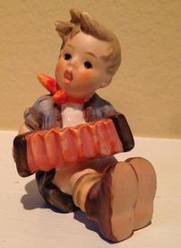 Boy with Accordion Hummel 202//276