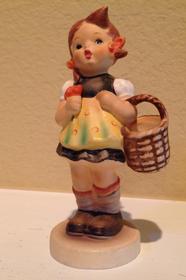 Sister Hummel Figurine 98 TMK 5 Sister 186//280