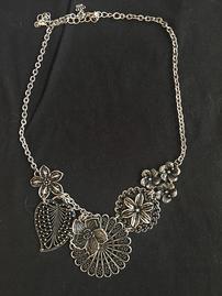 Casted Flower Chocker NecklacePremier Designs 202//269