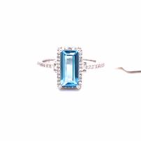 14K white gold and blue topaz ring 202//202