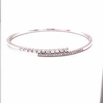 18K white gold hinged bangle bracelet w/round & baguette  diamonds, 0.91 CTW 202//202