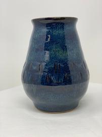 Beautiful blue vase with distinctive pattern 202//269