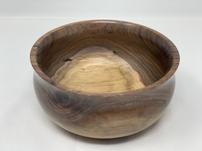 Walnut wooden bowl with 2-tone grain 202//151