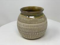 Summer lawn vase with textured raw finish 202//152