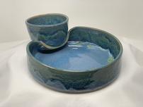 Beautiful blue ceramic serving dish/chip and dip bowl 202//152