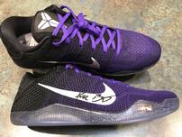 Autographed Kobe Bryant Game Model Shoes 202//152