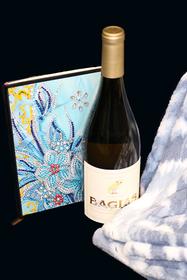 Bagias Wine and Marlo Lorenz Blanket 187//280
