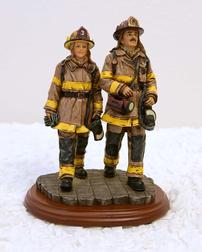 Team Effort Fire Fighter Figurine 202//252