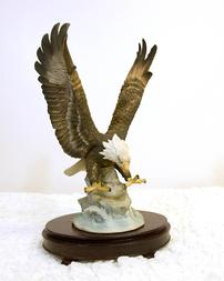 Hand painted Eagle statue in attack mode on wooden base 202//253
