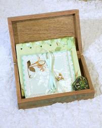 Decorative Green Wooden Box and accessories 202//253