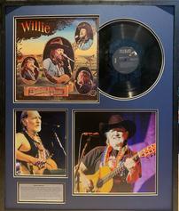 Willie Nelson Signed Photo and Vintage Album 202//237