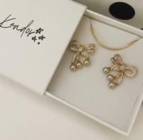 A Night Out with Bows, Pearls and Bling 202//197
