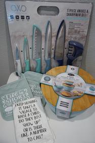 3 piece Mixing bowls with 11 piece knife set and  fun towels 187//280