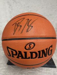 Dwight Howard Signed Basketball in Glass Case 202//262