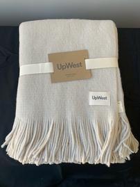 Upwest Soft Ivory Throw 202//269